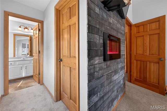 2 Walnut Creek Court, St Charles, MO 63304