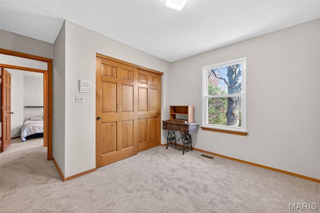 2 Walnut Creek Court, St Charles, MO 63304