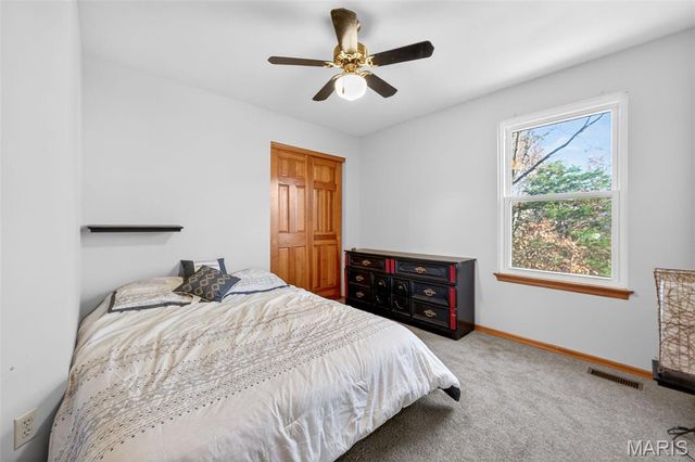 2 Walnut Creek Court, St Charles, MO 63304