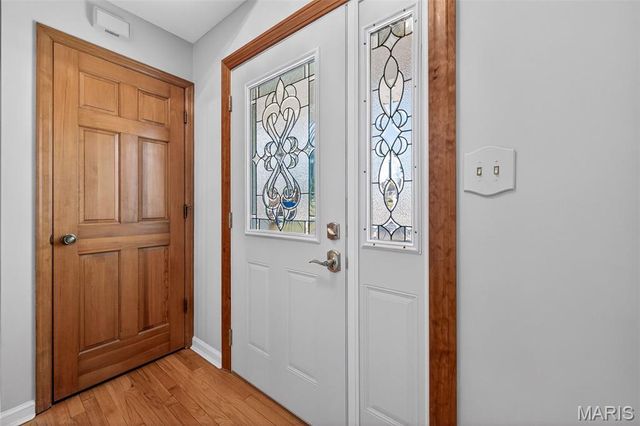 2 Walnut Creek Court, St Charles, MO 63304