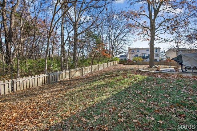 2 Walnut Creek Court, St Charles, MO 63304