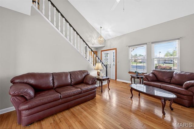 2 Walnut Creek Court, St Charles, MO 63304