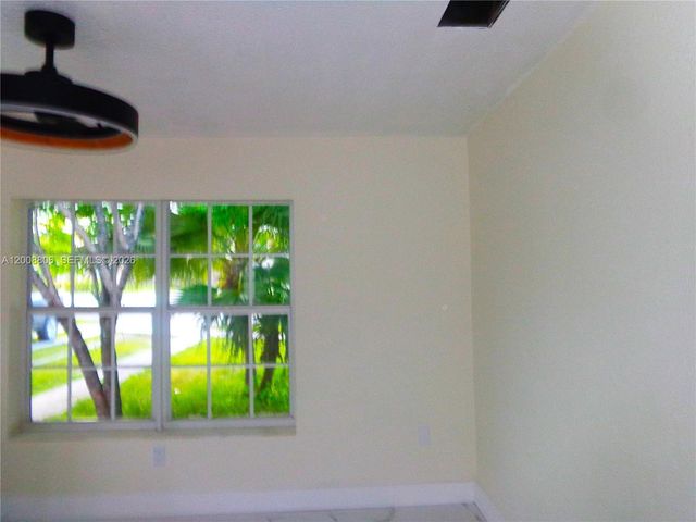 10020 Dominican Dr, Cutler Bay, FL 33189