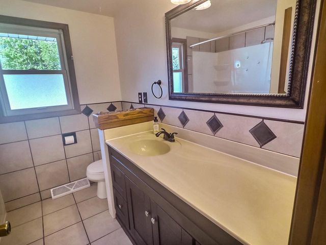 2037 FARLIN AVENUE, Green Bay, WI 54302
