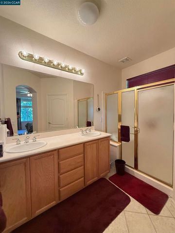 1010 Centennial Dr, Brentwood, CA 94513