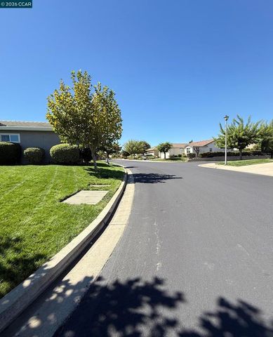 1010 Centennial Dr, Brentwood, CA 94513