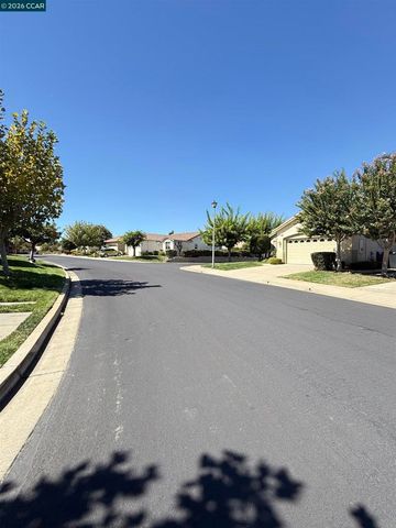 1010 Centennial Dr, Brentwood, CA 94513