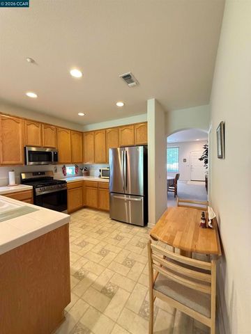 1010 Centennial Dr, Brentwood, CA 94513