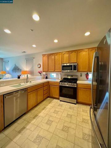 1010 Centennial Dr, Brentwood, CA 94513