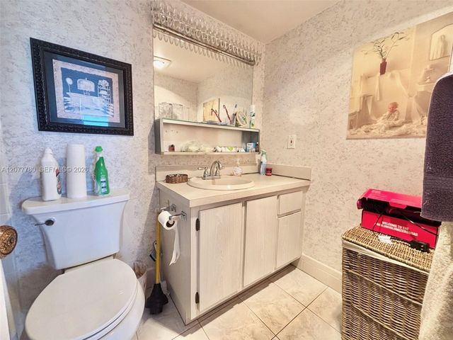 141 SE 3rd Avenue 402, Dania Beach, FL 33004