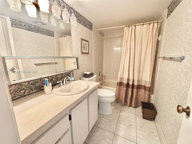 141 SE 3rd Avenue 402, Dania Beach, FL 33004