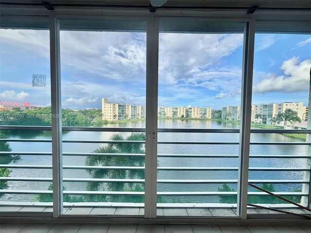 141 SE 3rd Avenue 402, Dania Beach, FL 33004
