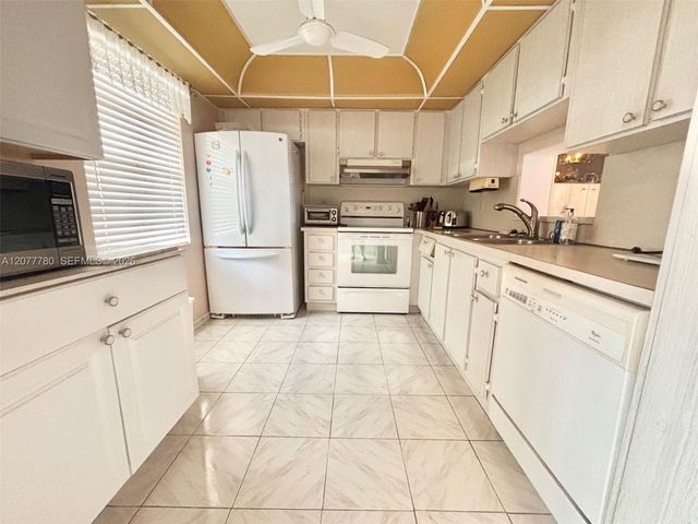 141 SE 3rd Avenue 402, Dania Beach, FL 33004