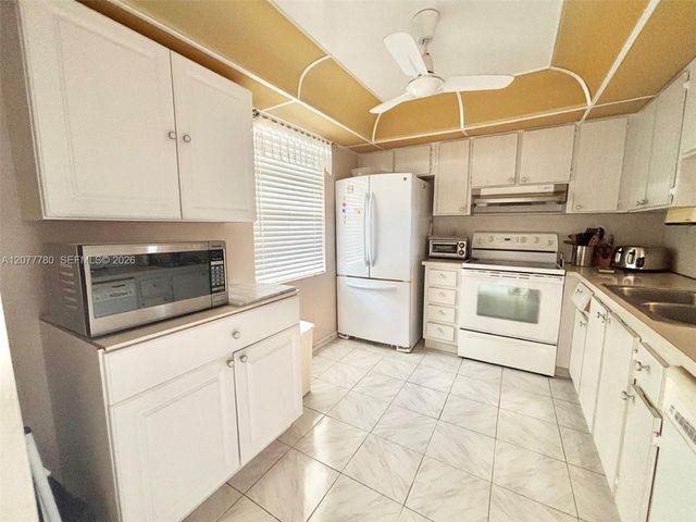 141 SE 3rd Avenue 402, Dania Beach, FL 33004
