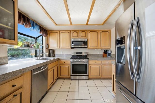 9545 Hamilton St, Rancho Cucamonga, CA 91701