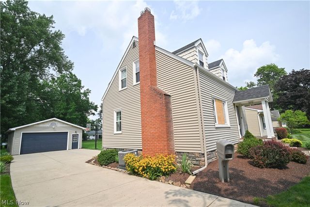 482 Ewing Road, Youngstown, OH 44512