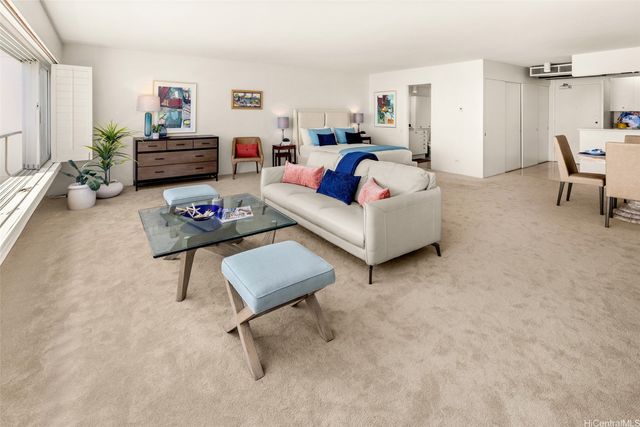 2895 Kalakaua Avenue PH5, Honolulu, HI 96815