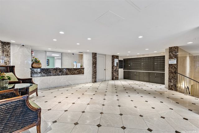 2895 Kalakaua Avenue PH5, Honolulu, HI 96815