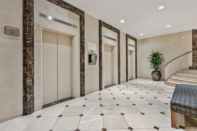 2895 Kalakaua Avenue PH5, Honolulu, HI 96815