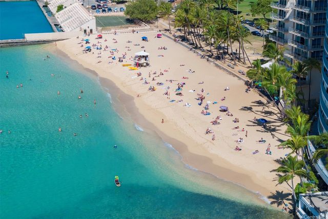 2895 Kalakaua Avenue PH5, Honolulu, HI 96815