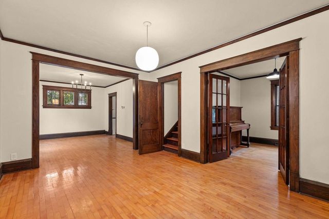 1016 W COMMERCIAL STREET, Appleton, WI 54914