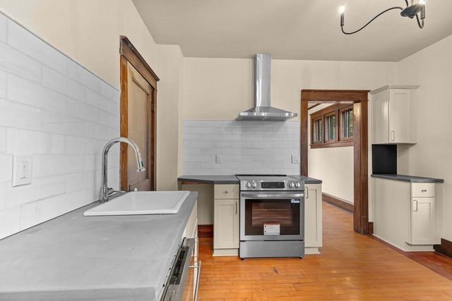 1016 W COMMERCIAL STREET, Appleton, WI 54914