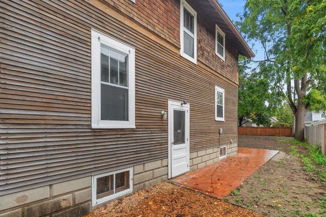 1016 W COMMERCIAL STREET, Appleton, WI 54914