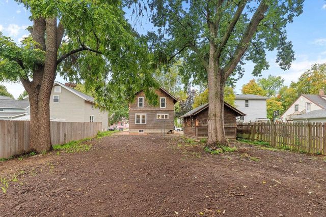1016 W COMMERCIAL STREET, Appleton, WI 54914