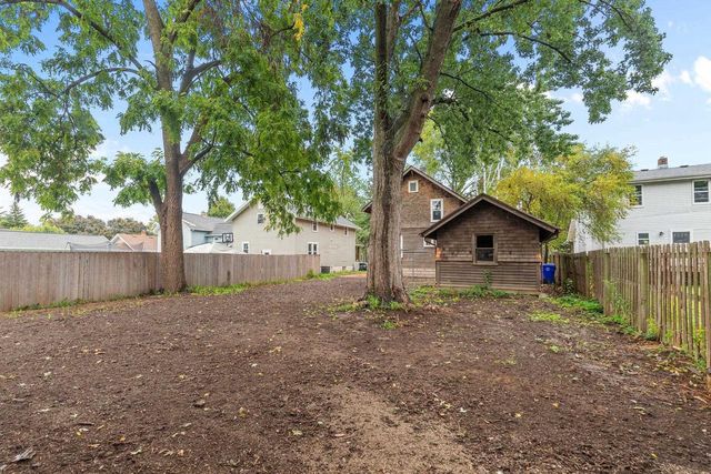 1016 W COMMERCIAL STREET, Appleton, WI 54914