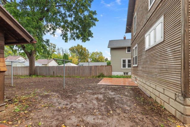 1016 W COMMERCIAL STREET, Appleton, WI 54914