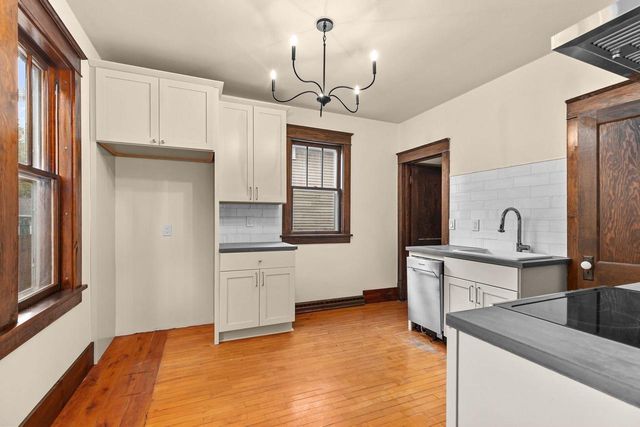 1016 W COMMERCIAL STREET, Appleton, WI 54914