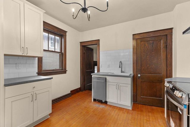 1016 W COMMERCIAL STREET, Appleton, WI 54914