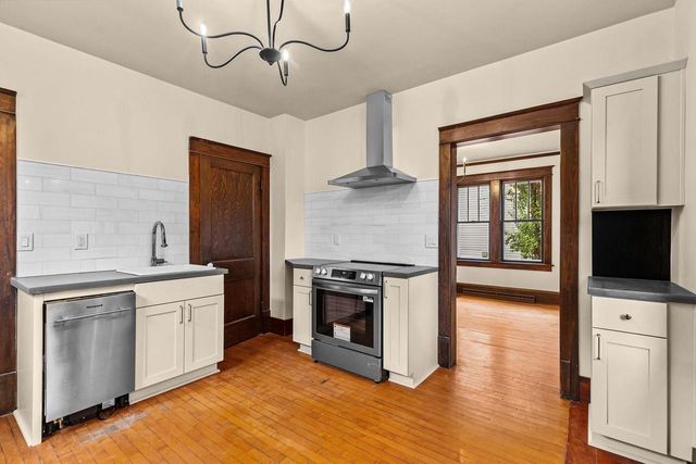 1016 W COMMERCIAL STREET, Appleton, WI 54914