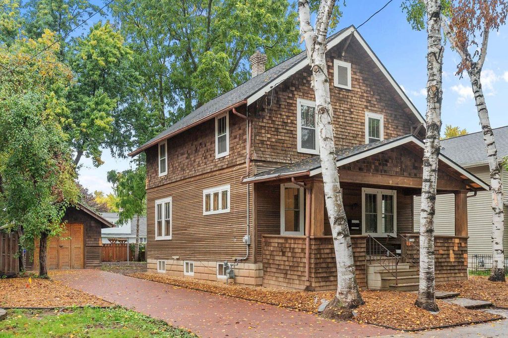 1016 W COMMERCIAL STREET, Appleton, WI 54914
