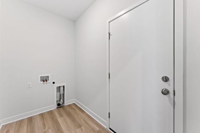 1561 Creekwood Dr, New Richmond, WI 54017