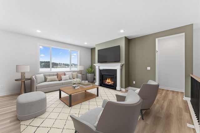 1561 Creekwood Dr, New Richmond, WI 54017