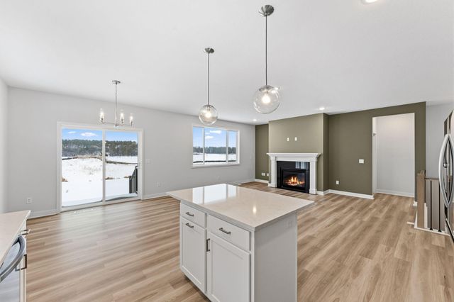 1561 Creekwood Dr, New Richmond, WI 54017