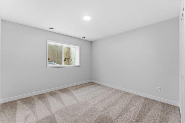 1561 Creekwood Dr, New Richmond, WI 54017