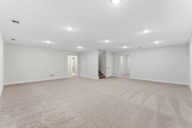 1561 Creekwood Dr, New Richmond, WI 54017