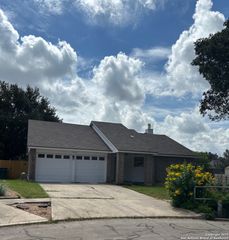 10900 Forest Summit, Live Oak, TX 78233