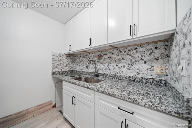 525 Fairbrook Street 207, Northville, MI 48167