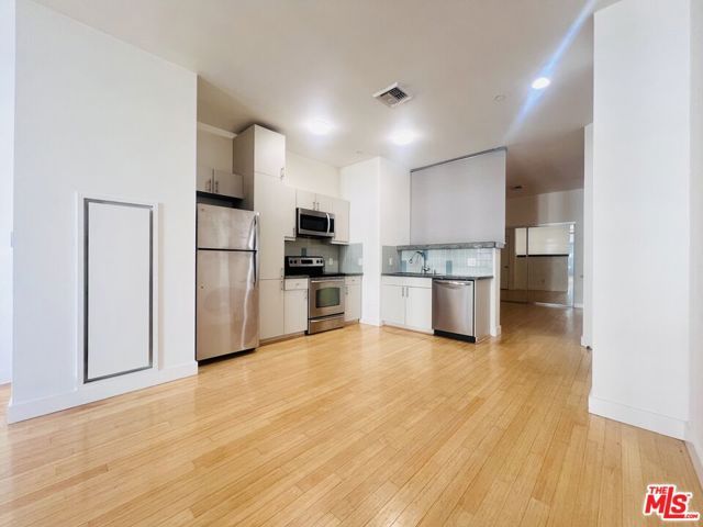 3810 Wilshire Boulevard 303, Los Angeles, CA 90010