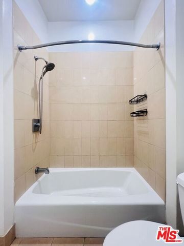 3810 Wilshire Boulevard 303, Los Angeles, CA 90010