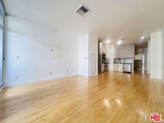 3810 Wilshire Boulevard 303, Los Angeles, CA 90010