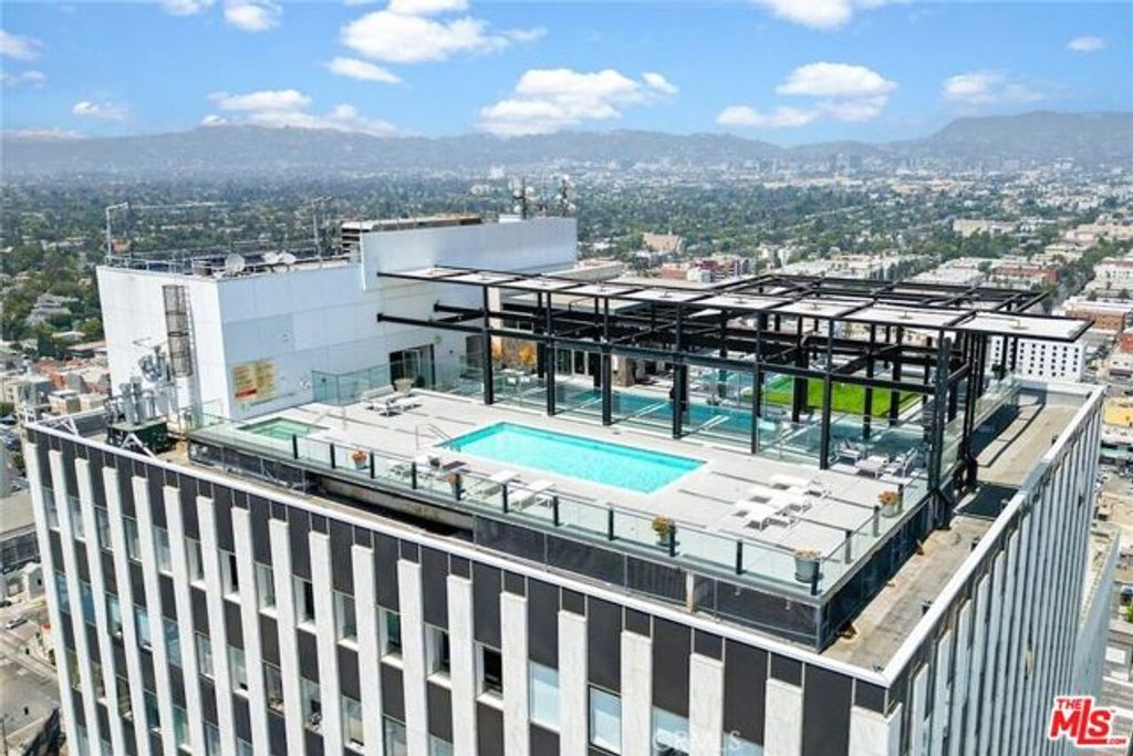 3810 Wilshire Boulevard 303, Los Angeles, CA 90010