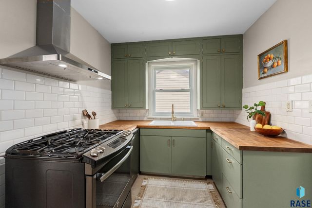 707 W 13th St Street, Sioux Falls, SD 57104