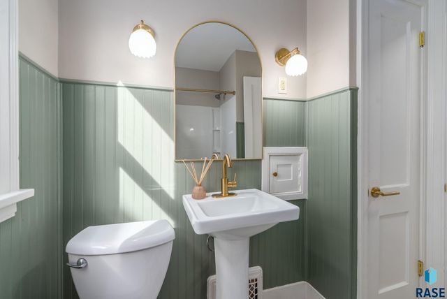 707 W 13th St Street, Sioux Falls, SD 57104