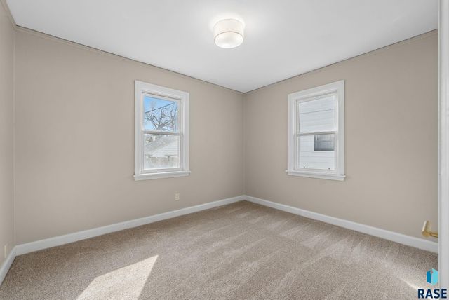 707 W 13th St Street, Sioux Falls, SD 57104