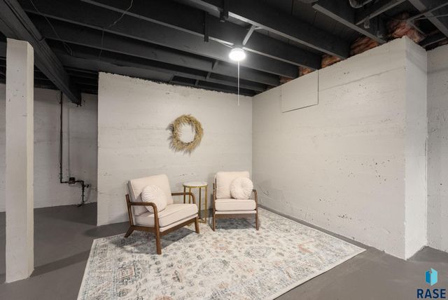 707 W 13th St Street, Sioux Falls, SD 57104