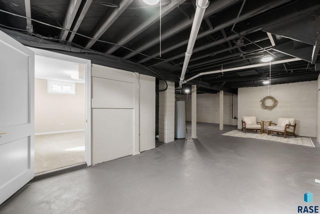 707 W 13th St Street, Sioux Falls, SD 57104